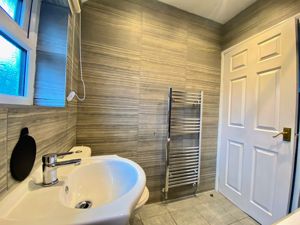 Bathroom/WC- click for photo gallery